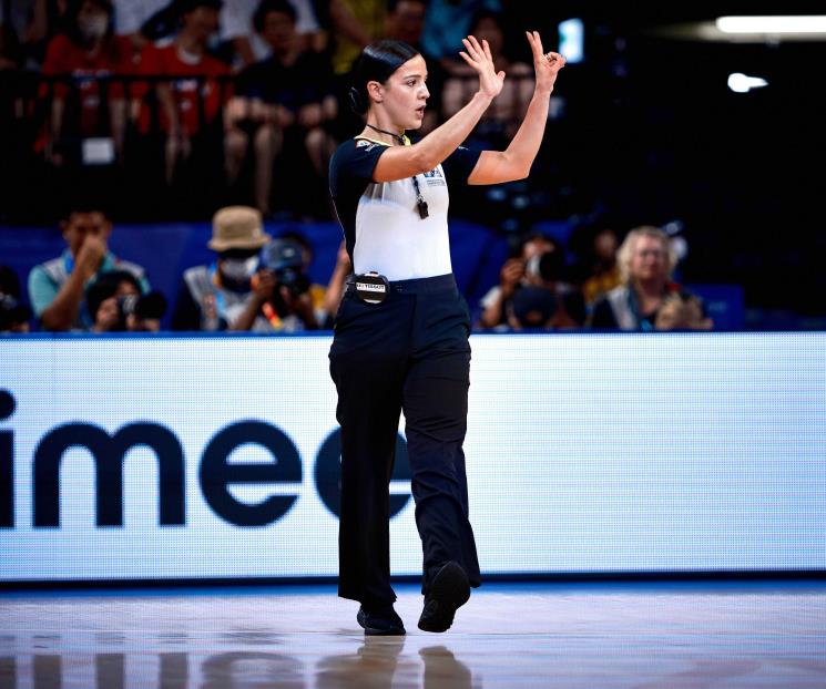 Mexicana, primera mujer en pitar en Mundial de Baloncesto