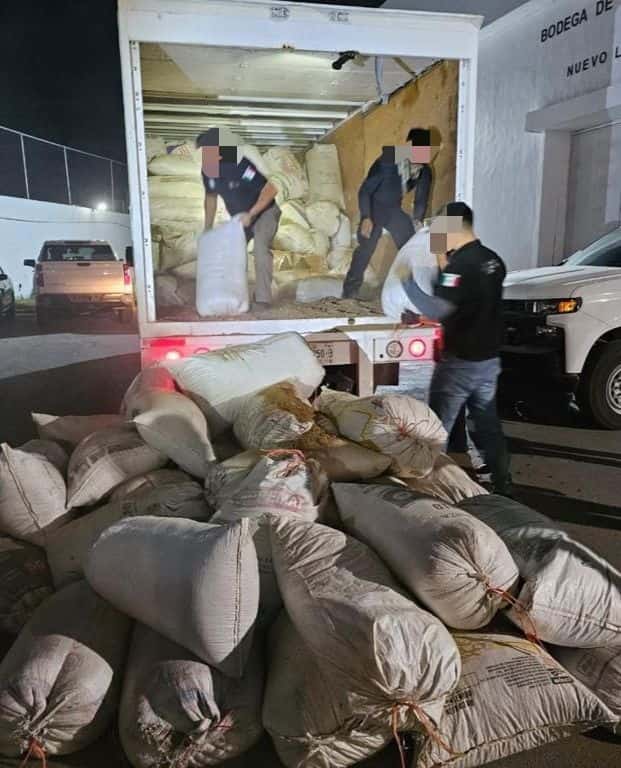 Elementos de la Policía Federal Ministerial lograron capturar a un presunto narcotraficante a quién le incautaron 400 kilos de droga, en Santa Catarina.