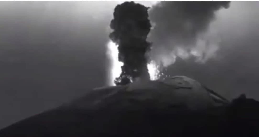 Captan fuerte explosión del volcán Popocatépetl