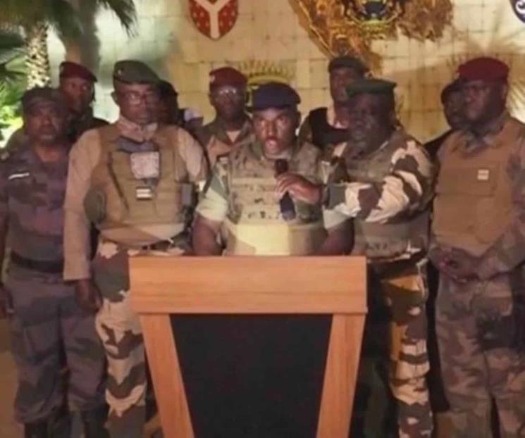 Arrestan a presidente tras golpe de estado en Gabón