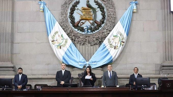 Desmantela Congreso de Guatemala bancada de Arévalo