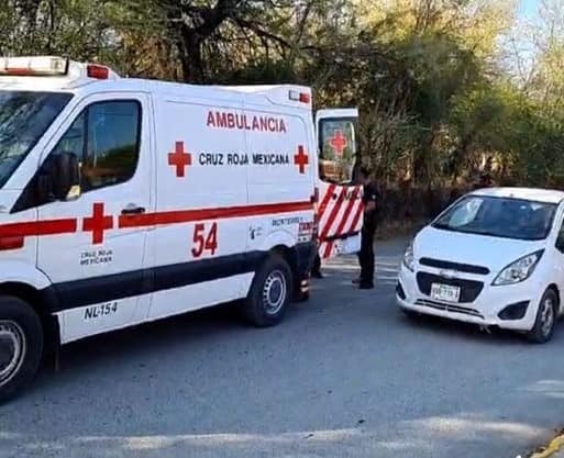 Un empleado de la Fiscalía General de Justicia, fue atacado a balazos ayer en el municipio de Montemorelos, sin que resultara lesionado.
