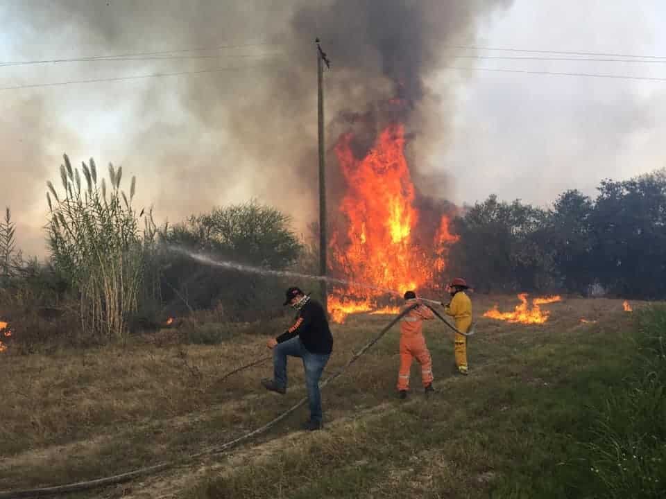 Un incendio de pastizal registrado en el municipio de General Terán, provocó una intensa movilización de los puestos de socorro, ante el temor de que llegara a la zona urbana.