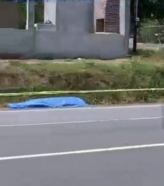 Un joven perdió la vida al estrellar su motocicleta deportiva contra un árbol en la Carretera Nacional, en el municipio de Allende, Nuevo León.