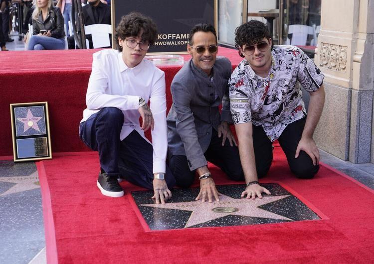 Recibe Marc Anthony su estrella en Hollywood