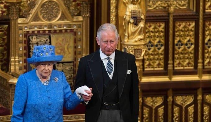 Carlos III recuerda a su madre la reina Isabel II