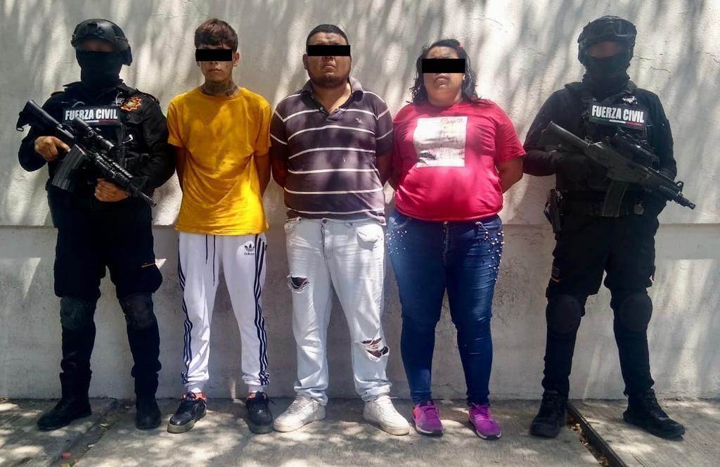 Cinco presuntos delincuentes entre ellos dos menores, fueron detenidos por elementos de Fuerza Civil, con droga y armas, en Juárez.