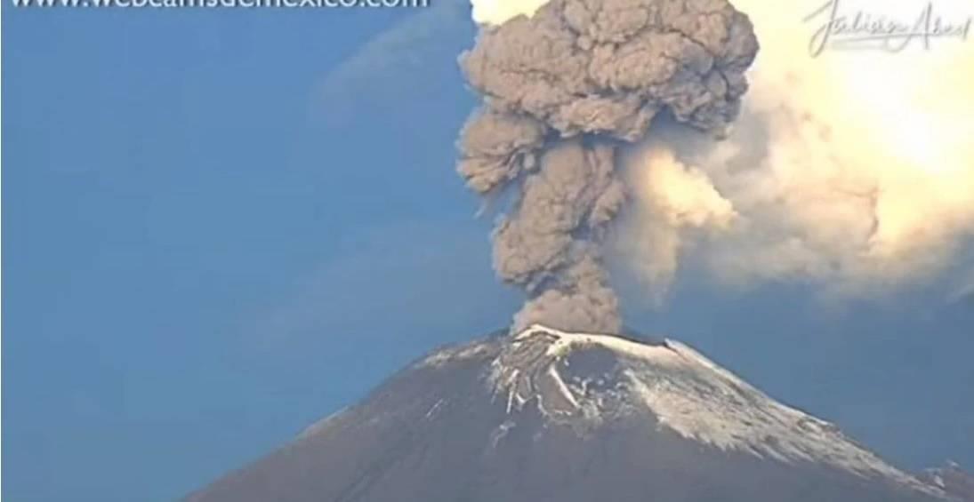 Popocatépetl arranca este martes con una gran explosión