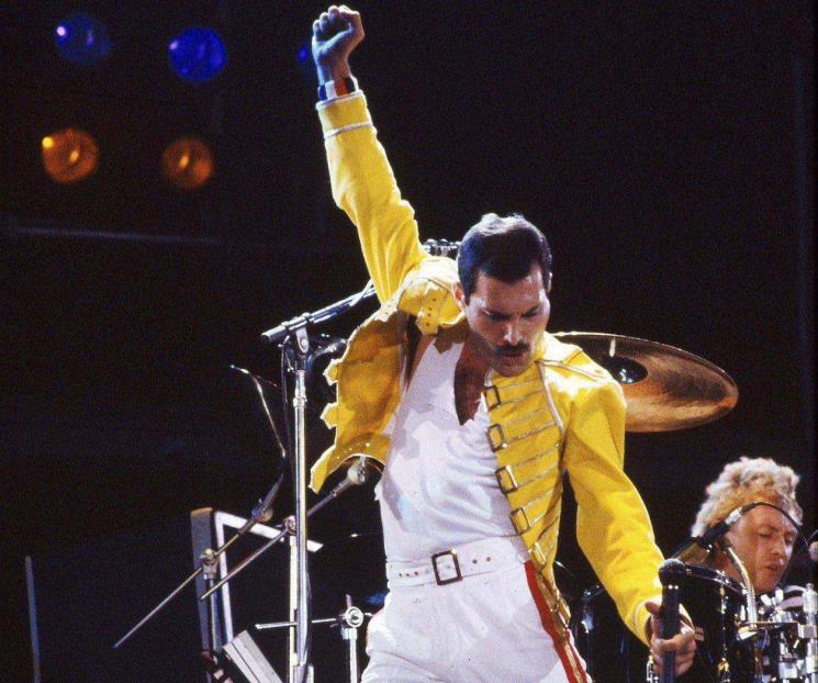 Subasta de artículos de Freddie Mercury recauda 50 MDD