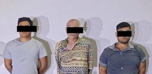 Como resultado de operaciones tácticas policiales, agentes de Fuerza Civil capturaron a tres hombres con armas y drogas en la Carretera a Colombia.