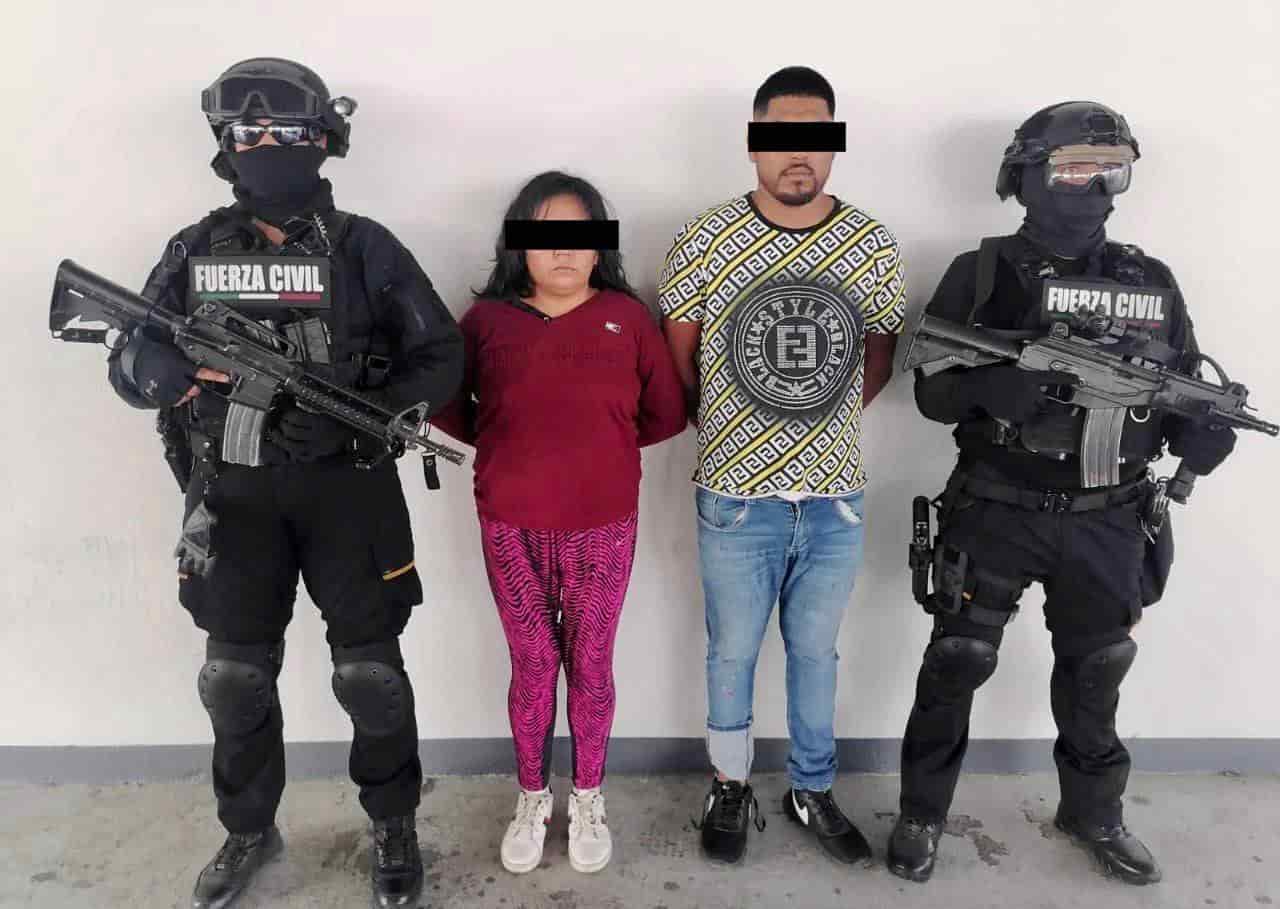 Una pareja vendedora de estupefacientes fue detenida por elementos de Fuerza Civil, a quienes les aseguraron dosis de droga, en El Carmen.