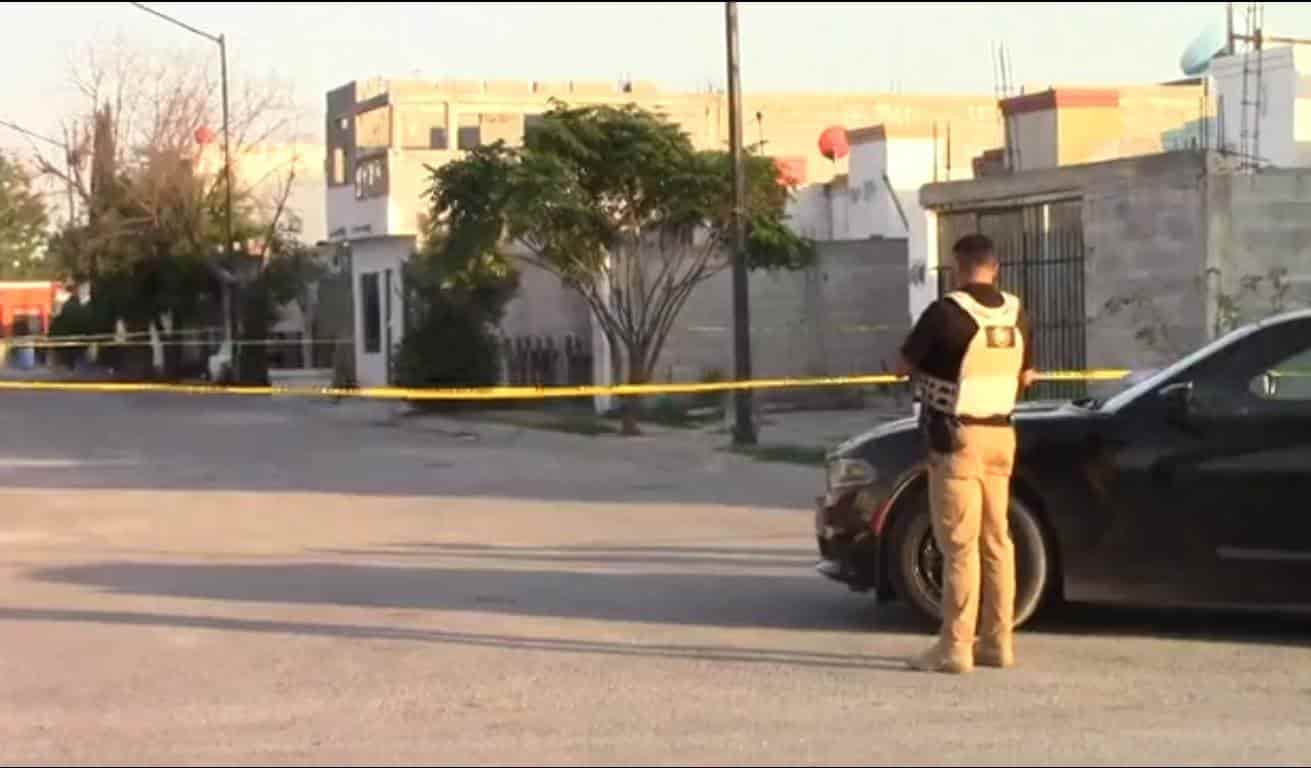 Un hombre fue atacado a balazos cuando estaba en compañía de su familia, en una vivienda ubicada en el municipio de Juárez, Nuevo León.