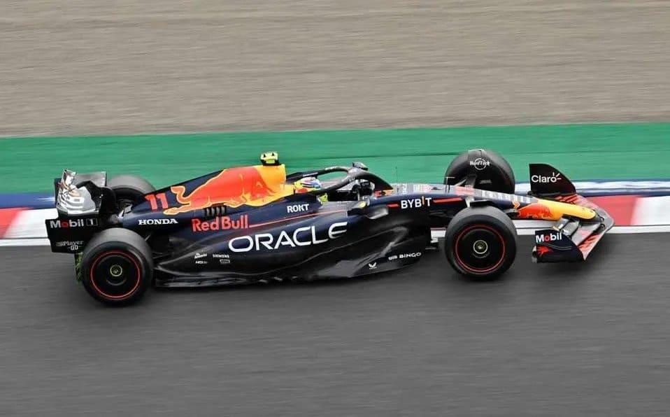 Verstappen hace la pole, Checo Pérez saldrá quinto
