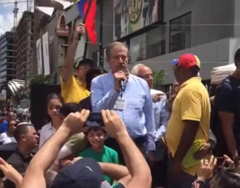 Fox afirma en Venezuela que el dictador saldrá
