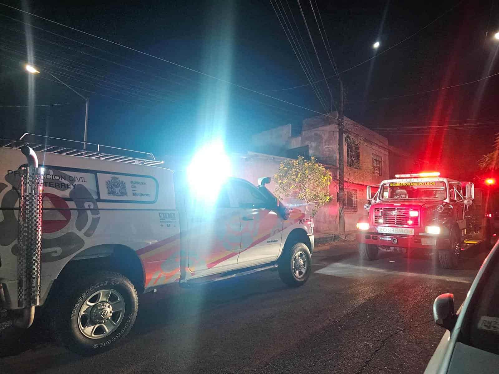 El incendio de una habitación en el segundo piso de un domicilio, dejó diversos daños materiales, la noche del domingo en la Colonia San José, municipio de Monterrey, sin que se reportaran lesionados.