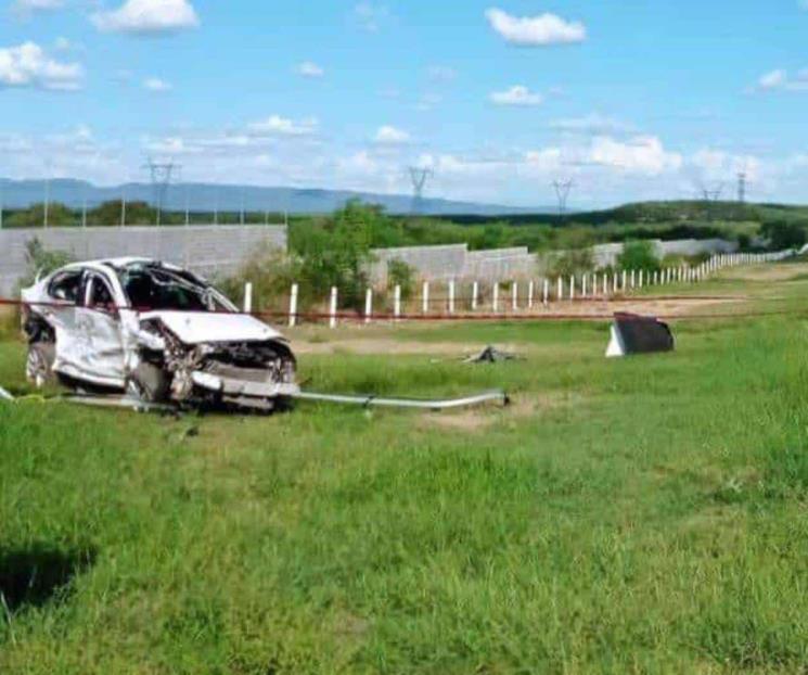 Joven muere tras volcar su automóvil en Cadereyta