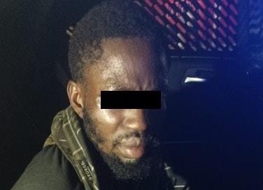 Detienen a un hombre haitiano por golpear a menor