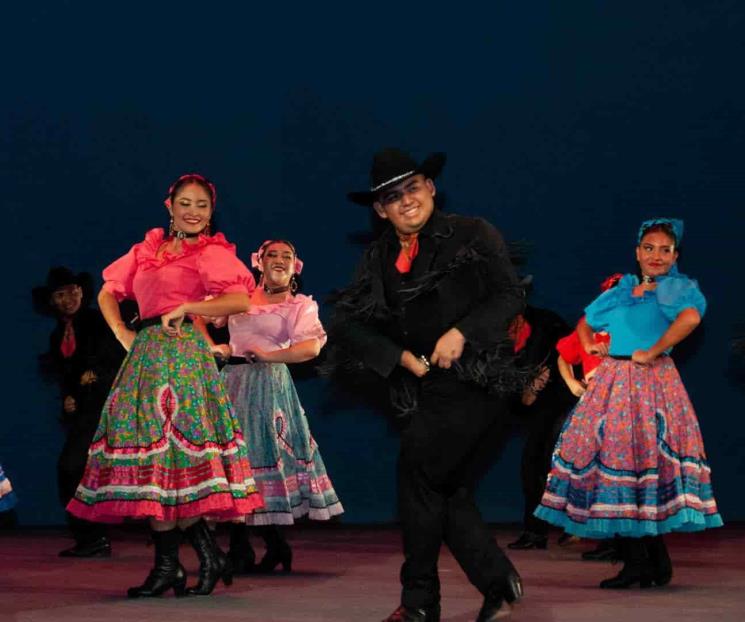 Celebran diversidad cultural con muestra de danza folklórica