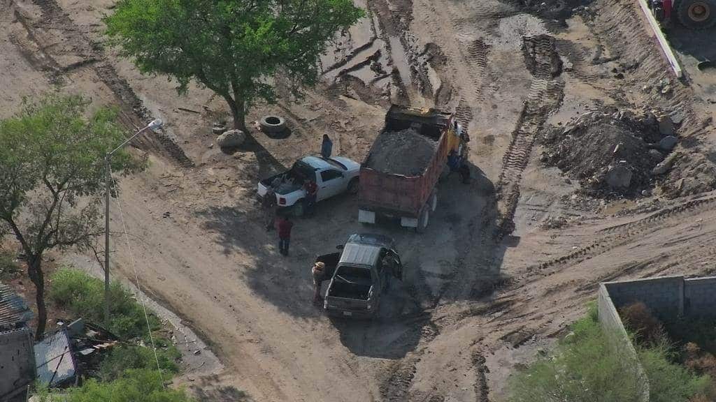Tras ser detectados mediante drones contaminando el Río Pesquería, tres hombres fueron arrestados la tarde del lunes por elementos de Proxpol del municipio de Escobedo.