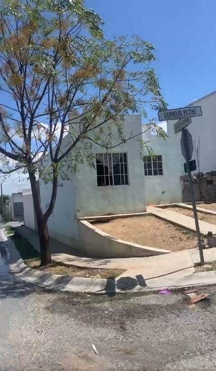 Dos hombres fueron ejecutados en el interior de una vivienda del municipio de Juárez, hasta donde ingresó un comando armado, esta mañana en la Colonia Privadas la Silla en el municipio de Juárez.