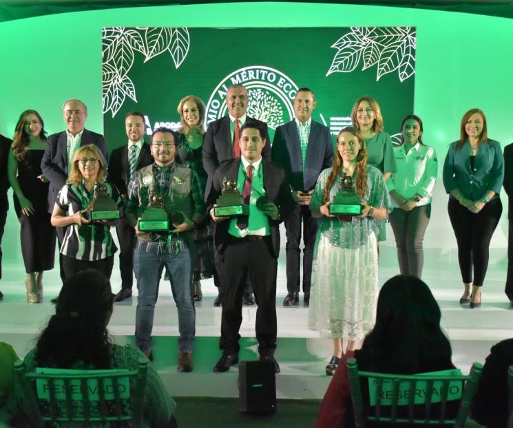 Entregan Premio al Mérito Ecológico "Apodaca Más Verde"