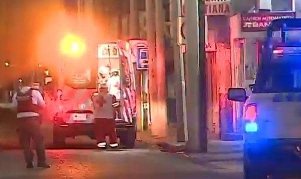 En diferentes hechos, dos hombres fueron baleados la noche del sábado en la Colonia Moderna y Topo Chico, municipio de Monterrey, los agresores lograron darse a la fuga.