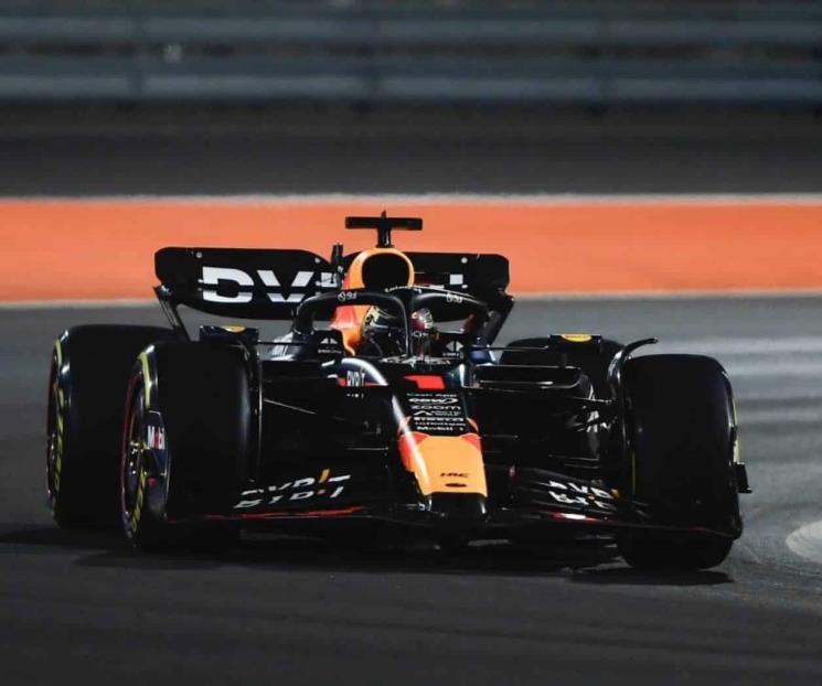 Gana Verstappen y Checo acaba décimo en el GP de Qatar