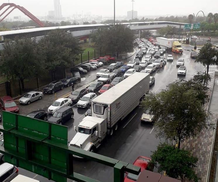 Se registra caos vehicular por Feria del Libro