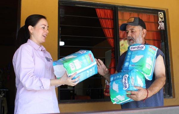 Crece apoyo a familias en condición vulnerable en Santiago