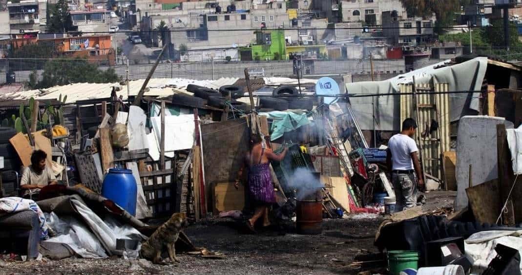 Fallas del sistema laboral son base de la pobreza en México