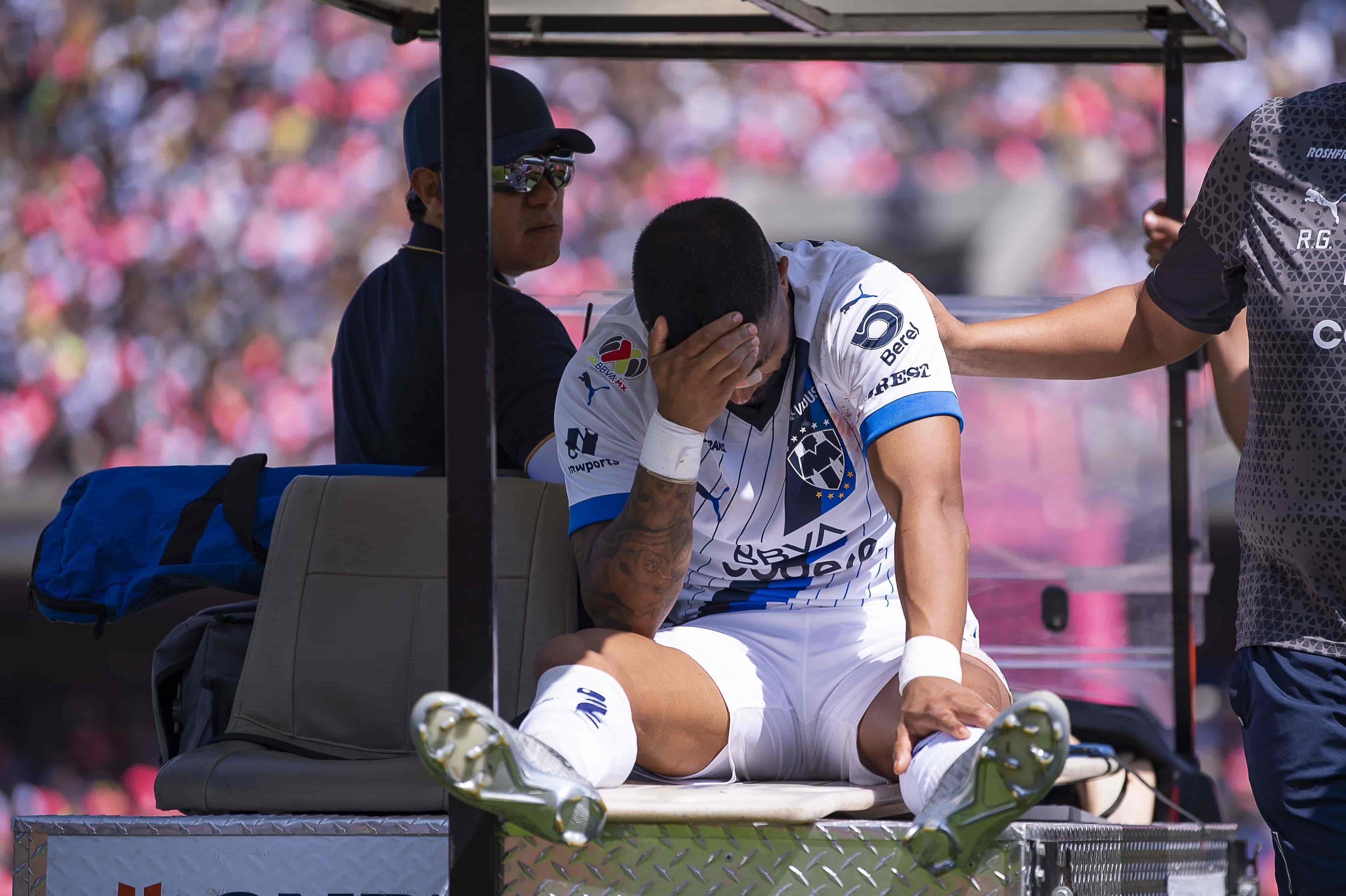 Rodrigo Aguirre sale lesionado.
