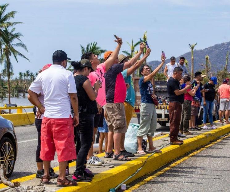Inicia evacuación de turistas varados en Acapulco