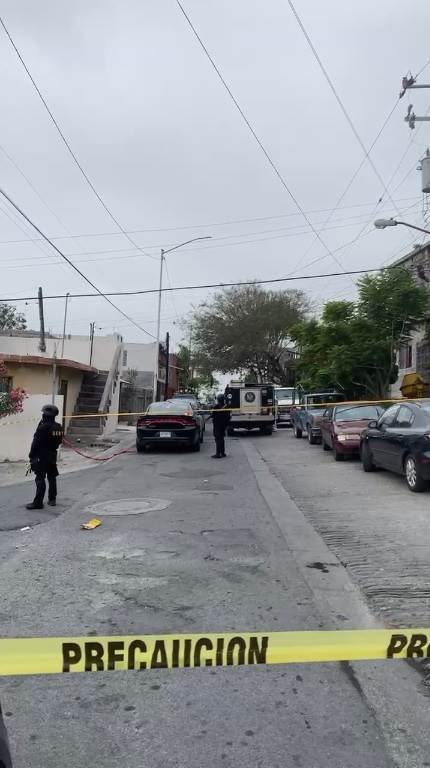 Hombres armados atacaron con armas de alto poder, un punto de ventas de drogas ubicado en el municipio de Santa Catarina, dejando un saldo de cuatro personas sin vida y dos heridos de gravedad.