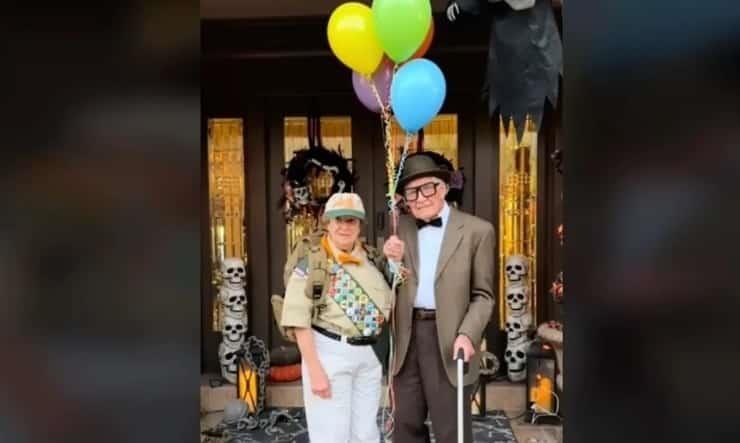 Abuelos se disfrazan de personajes de UP en Halloween