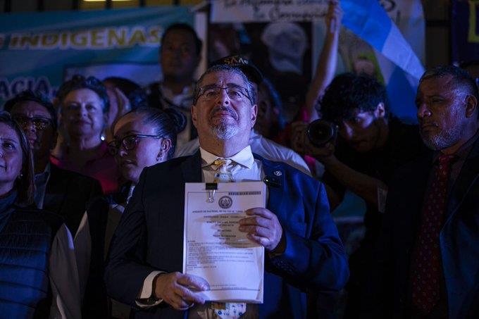 Invalida Tribunal partido del presidente electo de Guatemala
