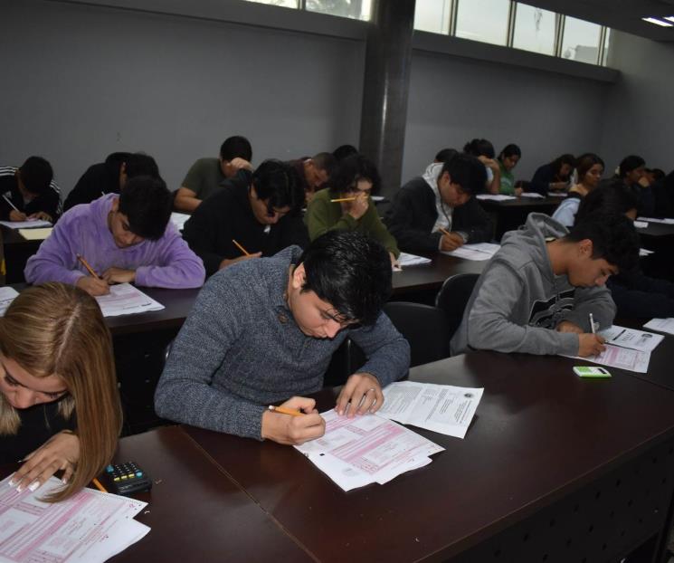 Presentan más de 18 mil alumnos examen de ingreso de la UANL