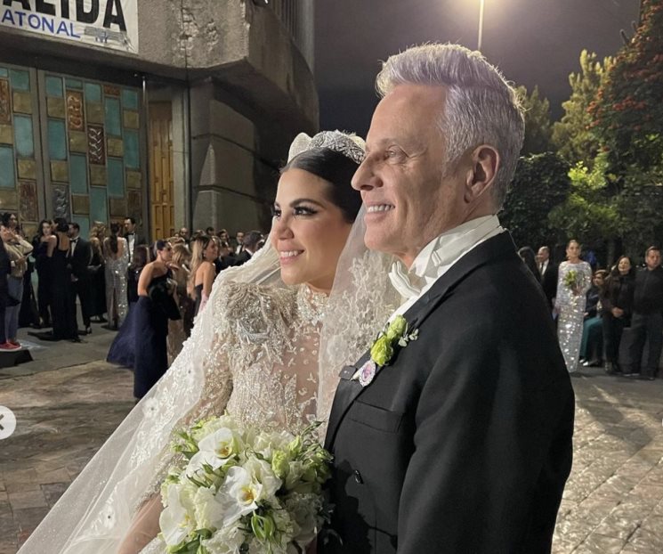 Se casa Alexis Ayala con su pareja 28 años menor