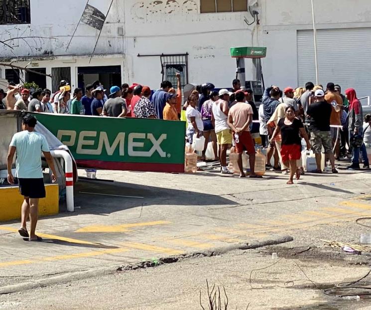 En Acapulco, reabre Pemex 56 gasolinerías y abasto de gas LP