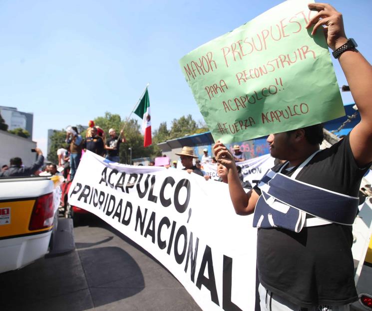 Caravana de afectados instala plantón en Zócalo