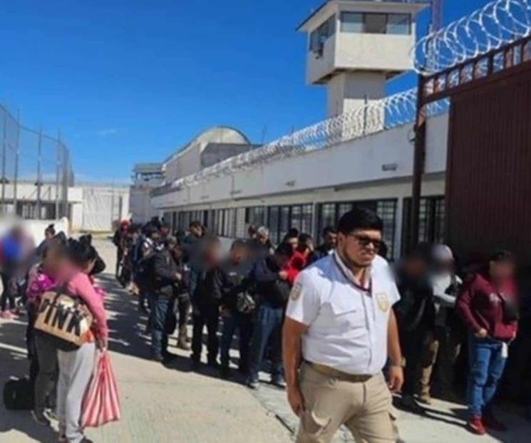 Rescatan a 123 migrantes encerrados en tráiler en San Luis