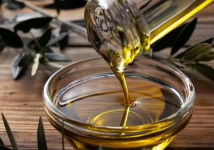 Beneficios de consumir aceite de oliva con limón en ayunas