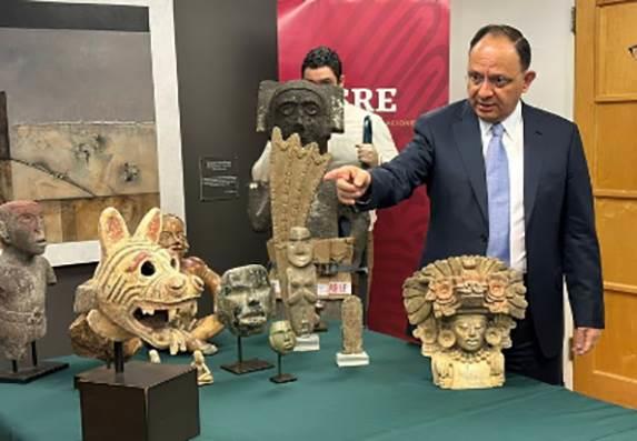 Recupera México 15 piezas arqueológicas