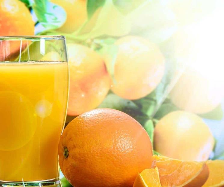 Preparación con frutas, agua y especias para estimular la tiroides