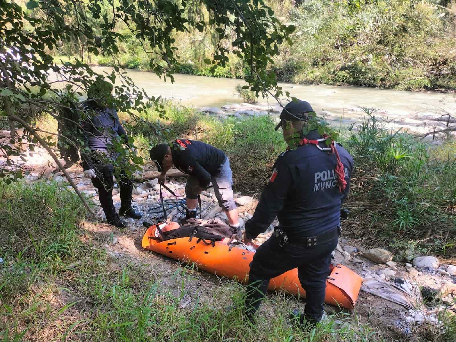 Un hombre estuvo a punto de morir al sufrir insuficiencia respiratoria, cuando caminaba en el lecho del Río La Silla, en el municipio de Guadalupe.