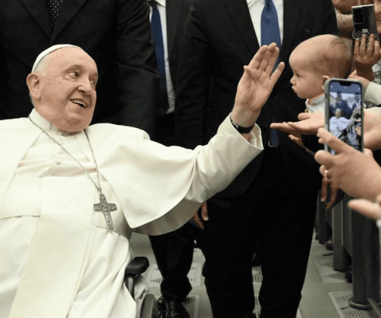 Papa Francisco mejora su salud, rezará el Ángelus por streaming