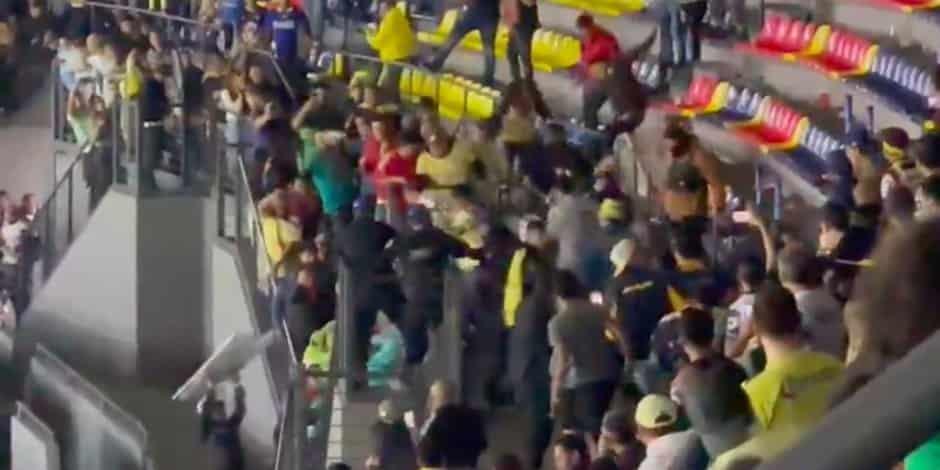 Se pelean en el estadio Azteca fans del América y León