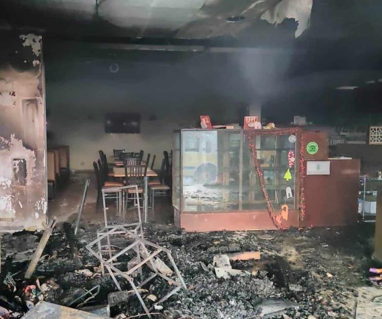 Moviliza incendio en restaurante de Guadalupe
