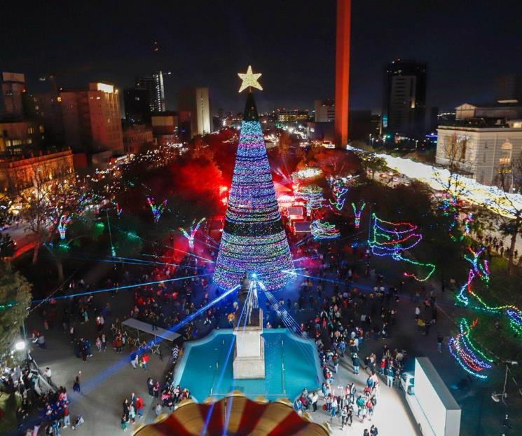 Monterrey se viste de luces y magia en Navidad