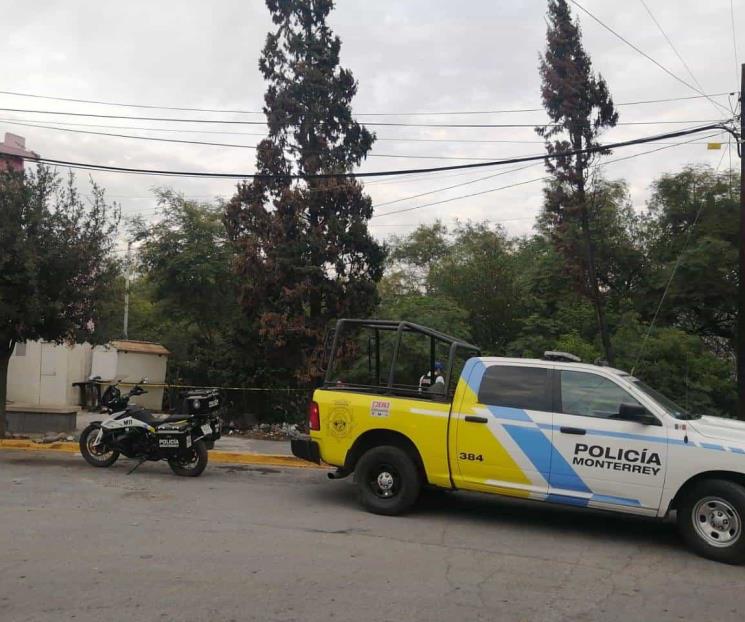 Asaltante es herido de bala por policía en Monterrey