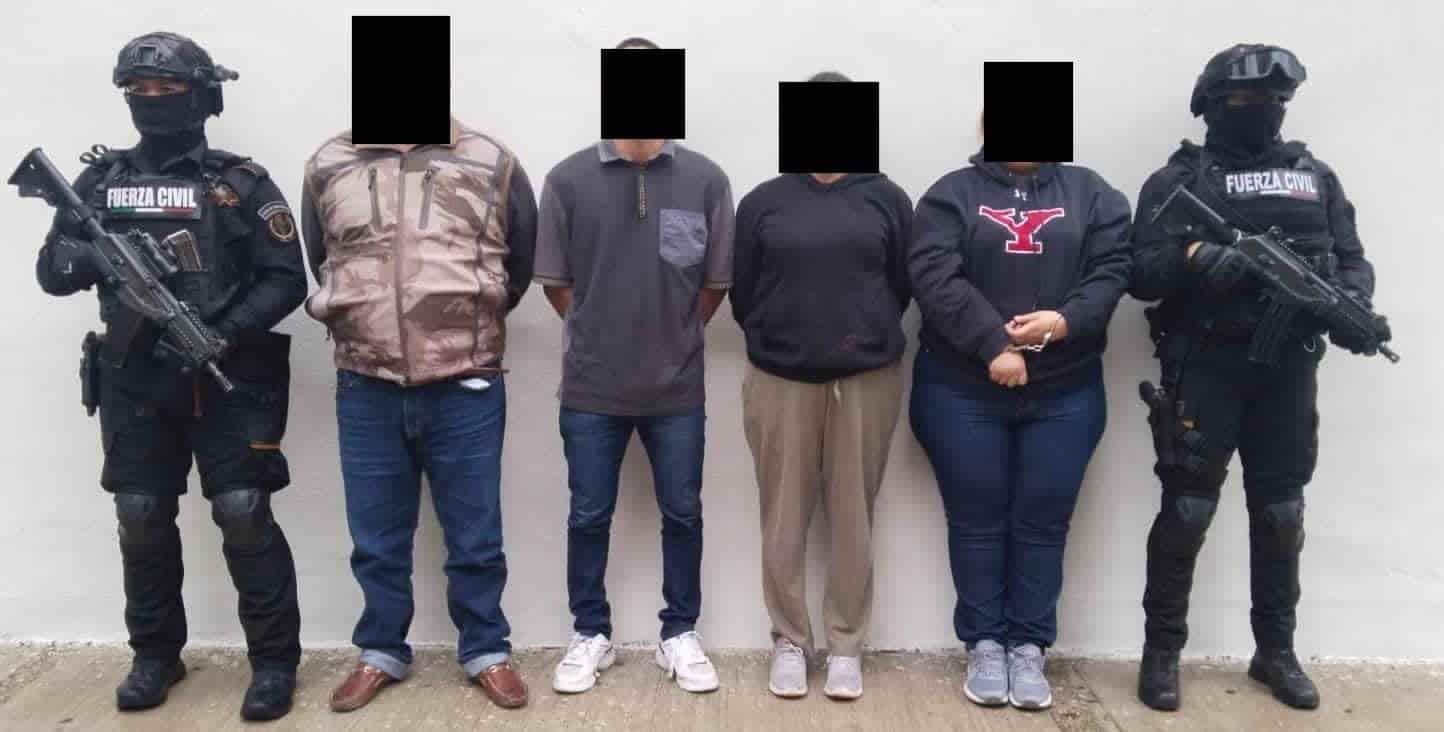 Elementos de Fuerza Civil detuvieron a dos hombres y dos mujeres, presuntos integrantes de un grupo criminal que ha generado violencia en Nuevo León, en el municipio de García.
